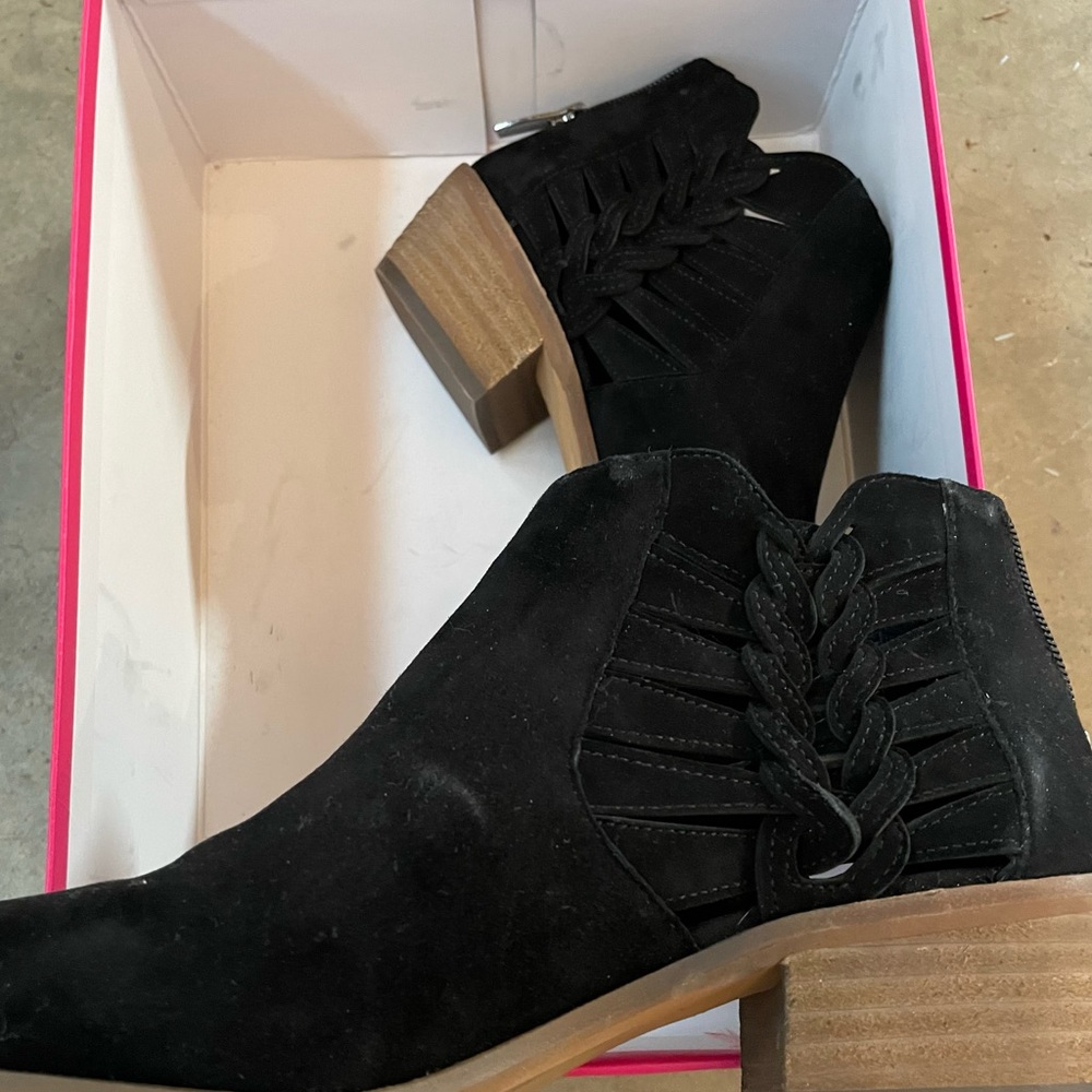 Vince Camuto booties